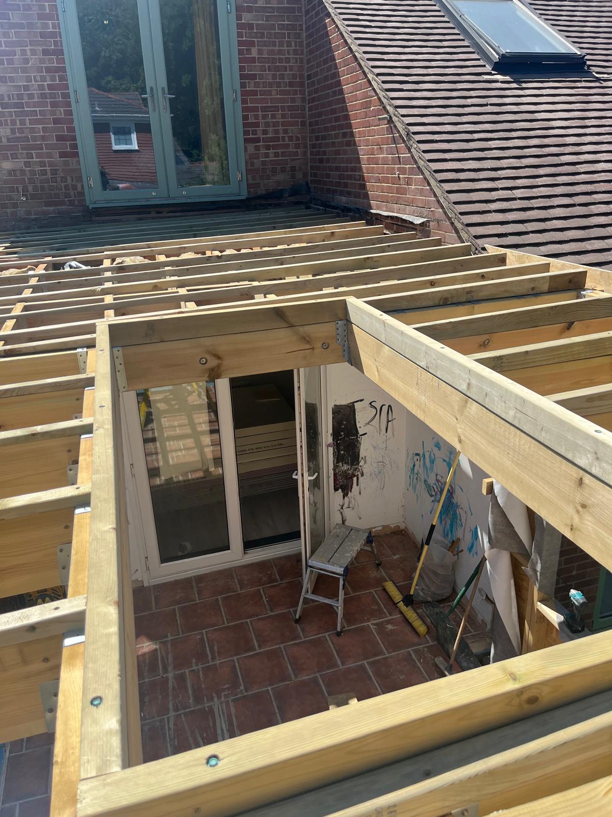Rooftop balcony joists